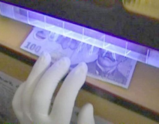 Consilierii şpăgari de la ANAF au primit arest la domiciliu şi control judiciar
